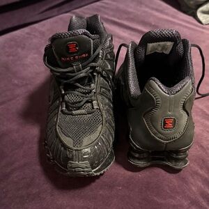 Nike Shox Women Black Red Sneakers